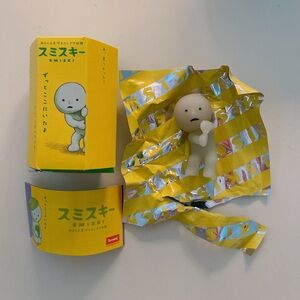 Smiski Series 1 Peeking Figure from Japan